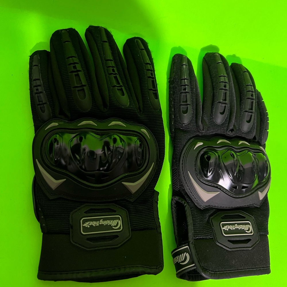 Tactical Black Protective Gloves with Hard Knuckle Armor
